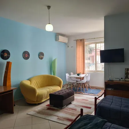 Appartamento Cosy In The Heart Of Tirana